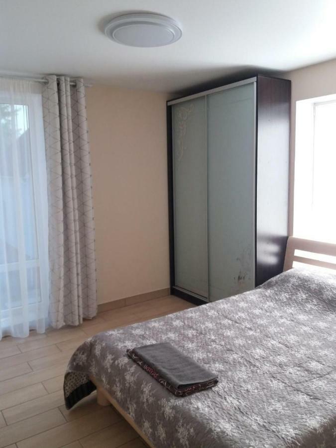 Appartement 105 à Khmelʼnytsʼkyy Extérieur photo